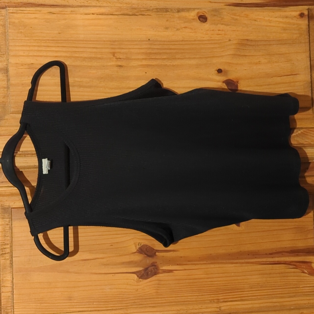 Ribbed Tank